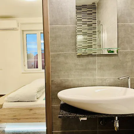 Apartment Joy Nemoianu 13a-8