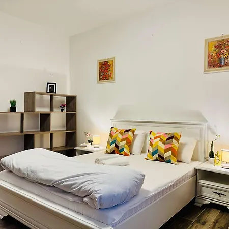 Appartamento Joy Nemoianu 13a-8 *