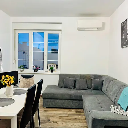 Joy Nemoianu 13a-8 Apartment