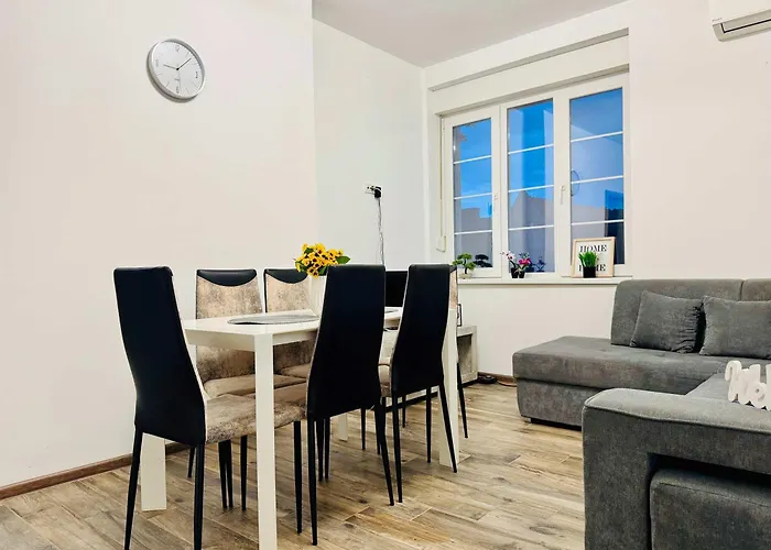 Joy Nemoianu 13a-8 * Timişoara