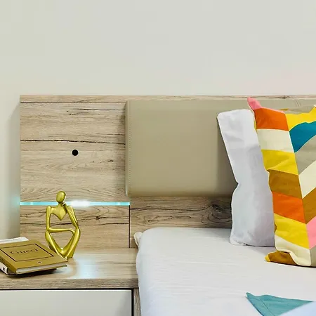 Joy Nemoianu 13a-8 דירה *