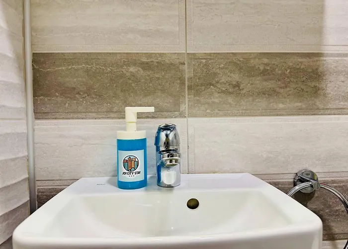 Joy Nemoianu 13a-8 *